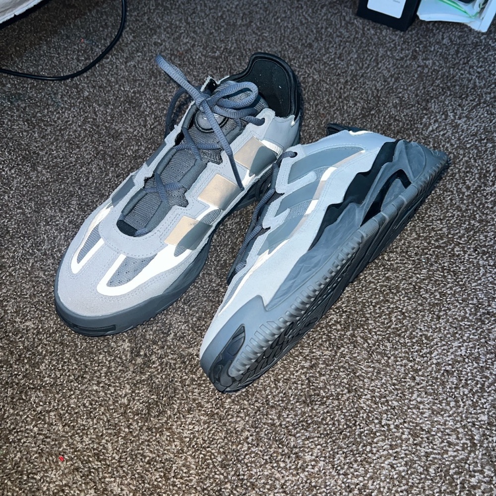 Adidas niteball grey